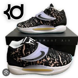 Nike Black and White Sneakers